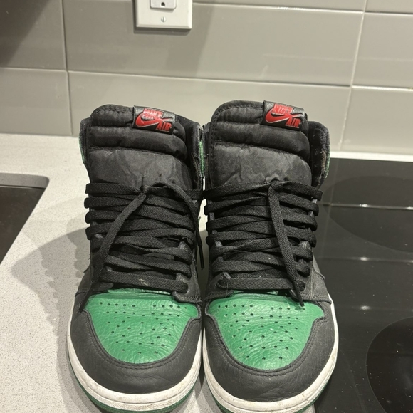 Jordon 1 Pine Green. No Box... - Picture 3 of 5